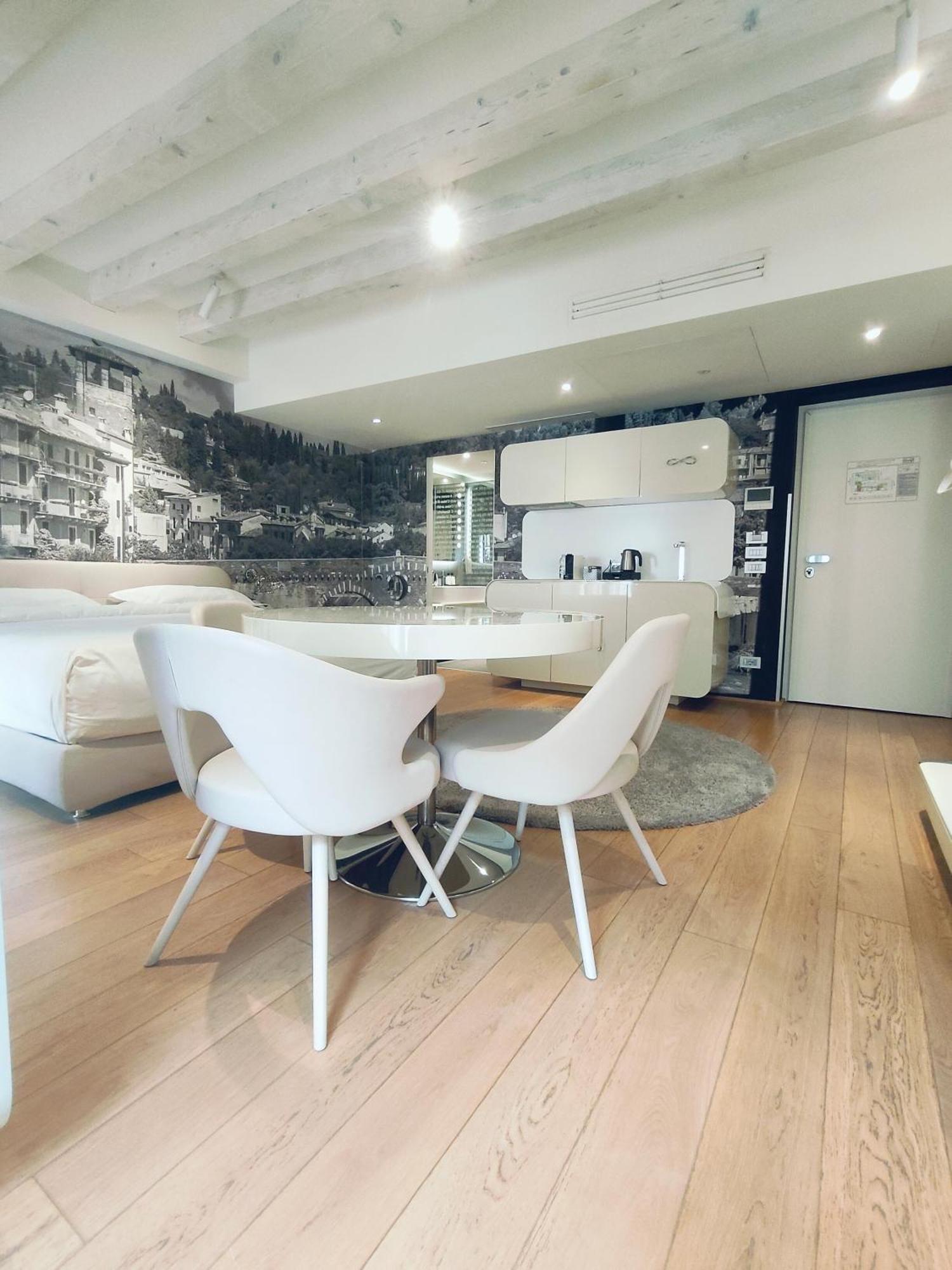 Lords Of Verona Luxury Apartments Eksteriør billede