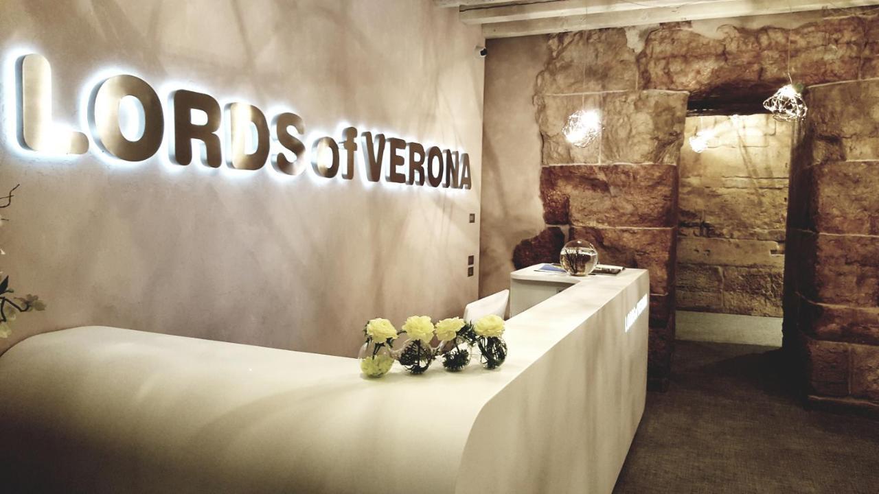 Lords Of Verona Luxury Apartments Eksteriør billede